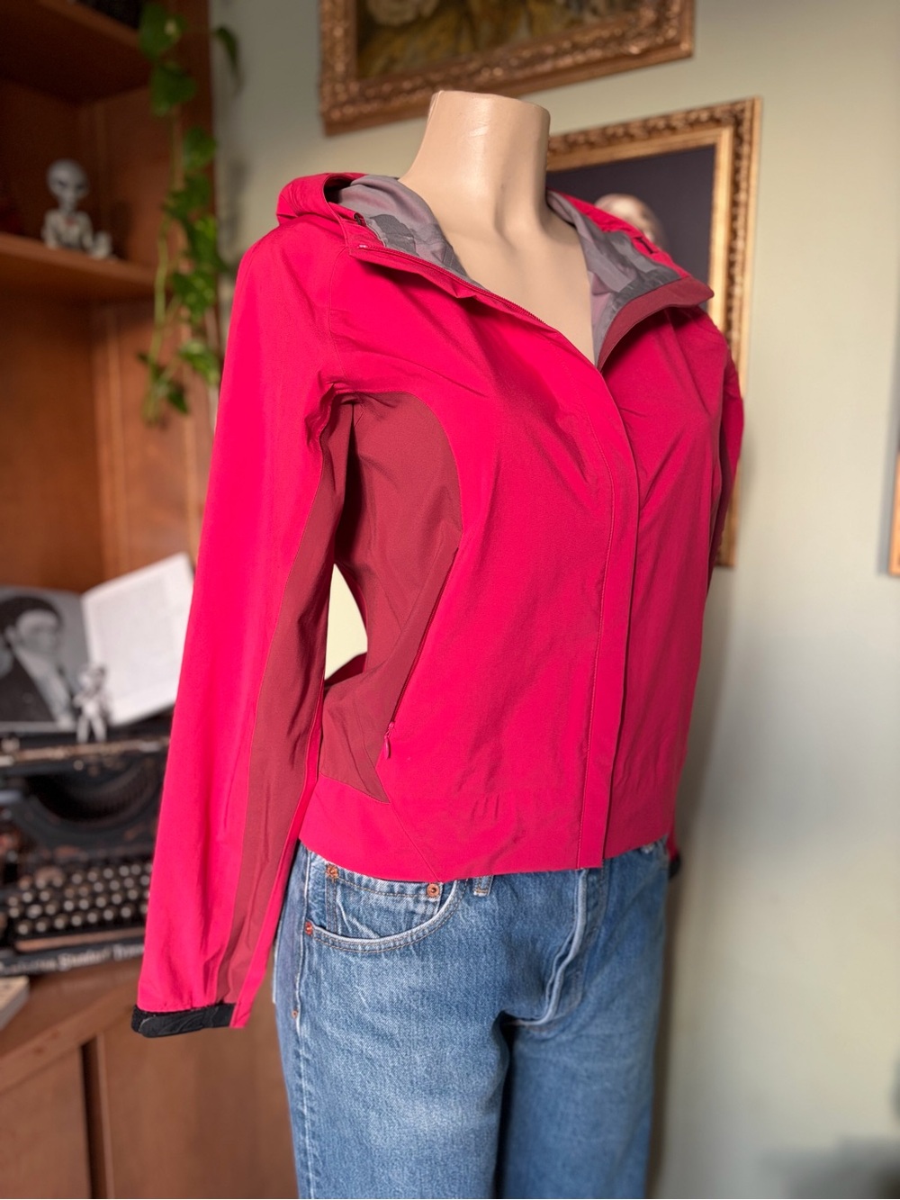 GoLite Women's Pink Hooded Lightweight Rain Jacket Size S Minimalist, Outdoor